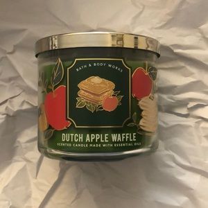 Bath and body works Dutch Apple Waffle candle new